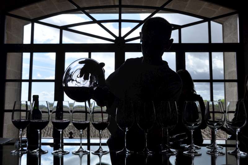 Pouring Pontet Canet